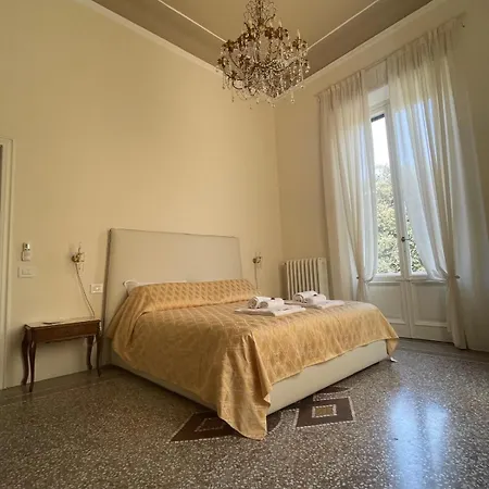 Giulia Villa Viareggio
